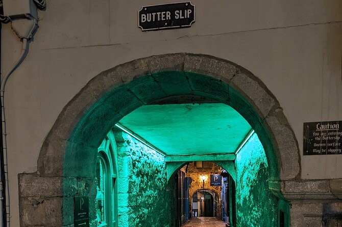 Kilkenny Walking Tour with Local Certified Guide - St. Canice’s Cathedral and the Round Tower