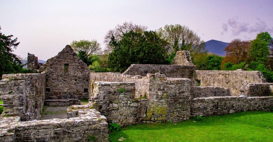 Killarney: Guided Boat Tour to Innisfallen Island - The 10-minute ride across the lake