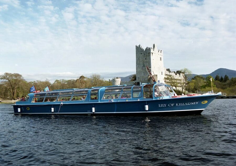 Lakes of Killarney: Boat Cruise - Crossing Lough Léin with a local guide