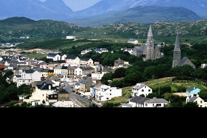 Minibus hire galway Ireland - Connemara and Kylemore Abbey: choose your pace