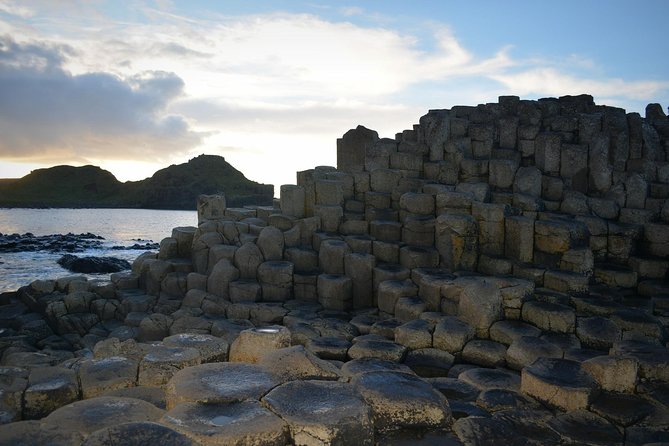 Northern Ireland Including Giant's Causeway Rail Tour from Dublin - What happens with the rope bridge