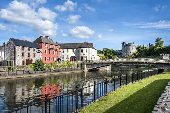 Private Airport Transfer from Kilkenny City to Dublin Airport - The 90 to 105 minute road connection