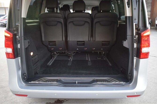 Private Dublin Airport Transfer to & from Belfast City - A two to three hour road journey