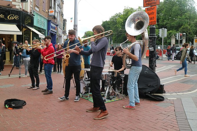 Private Dublin Tour for Families with a Local, 100% Personalized - St. Stephen’s Green for Space, Fresh Air, and a Break