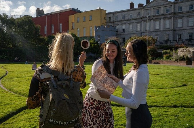Private Dublin Treasure Hunt Self Guided Tour - How the backpack and phone system affect the game