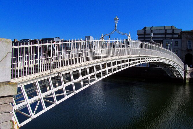 Private Fantastic Walking Tour of Dublin - O’Connell Street and the memory of 1916