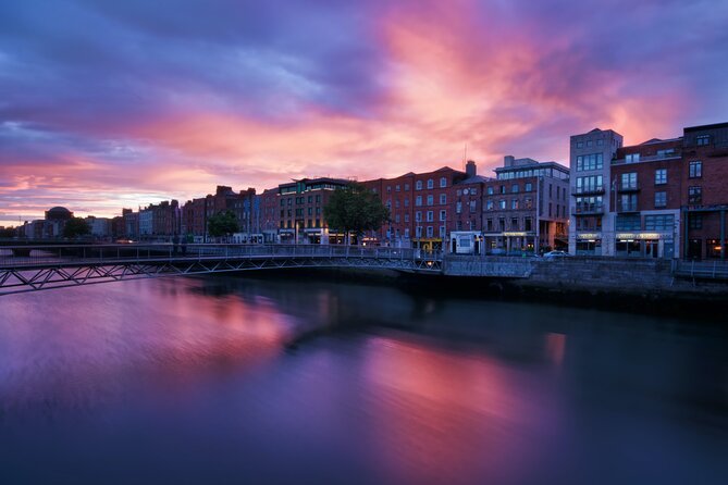 Private Half-day Tour of Dublin with pick-up and drop-off - Trinity College from the outside