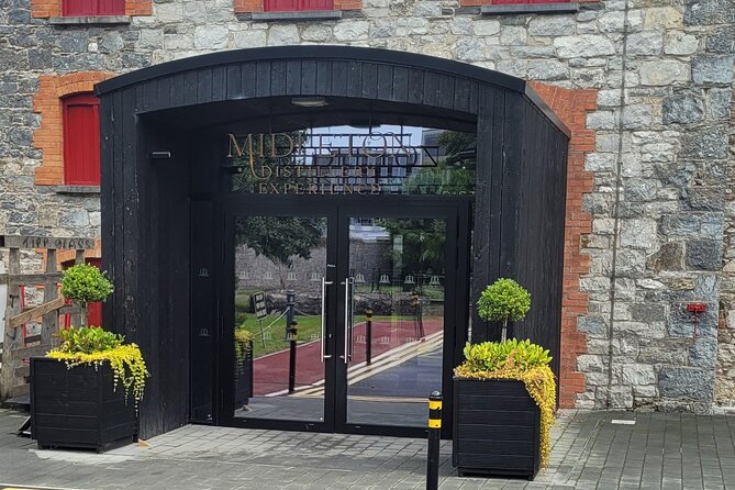 Private Tour , Blarney Castle, jameson Distillery and Cobh. - What Darren adds to the experience