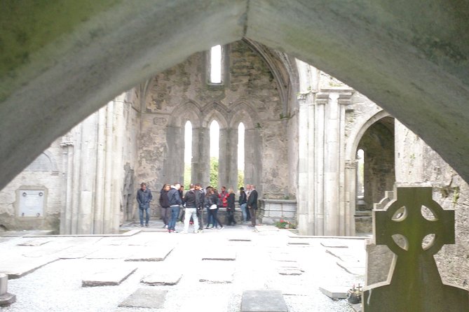 Private tour to the Cliffs of Moher guided in Spanish - Leaving Dublin for the Wild Atlantic Way