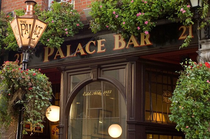 Pub Crawl Walking Tour Through the Heart of Irelands Capital - A guide who shapes the mood