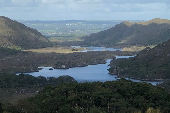 Ring Of Kerry Tour - Sneem brings the loop toward home