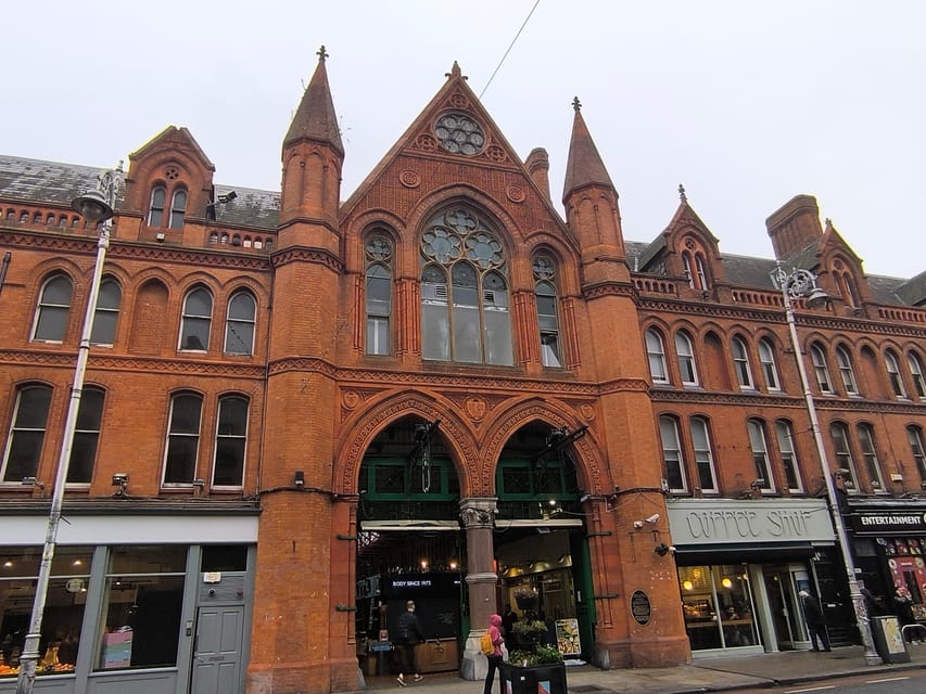 Secret and unusual Dublin: guided walking tour - Starting beneath the O’Connell Monument