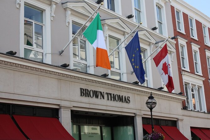 Self-Guided Scavenger Hunt: Dublin Adventure - Giving each player a role in the app