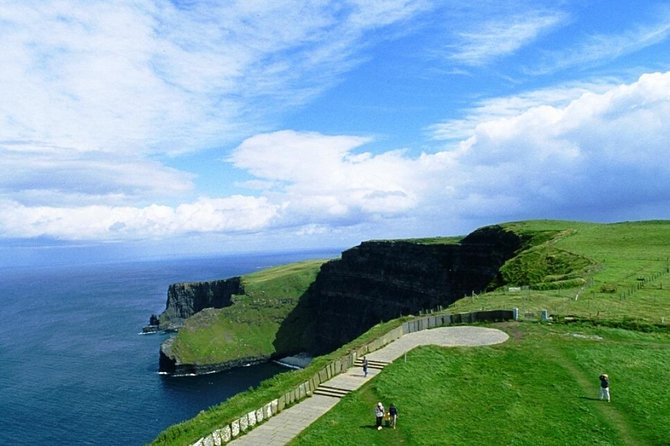 Shore Excursion Cliffs of Moher explorer tour, Wild Atlantic Way from Galway - A short stop in Doolin
