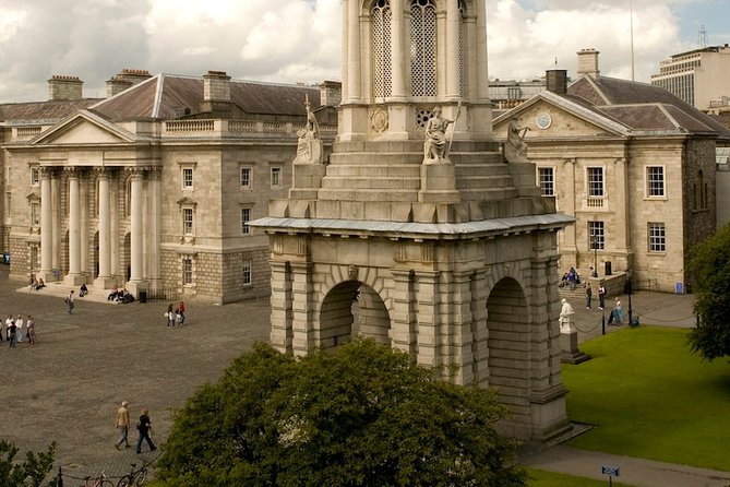 Turtle Bunbury's Dublin: A Self-Guided Audio Tour from a Celebrated Author - St Stephen’s Green, the Hugenot Cemetery, and O’Donoghue’s