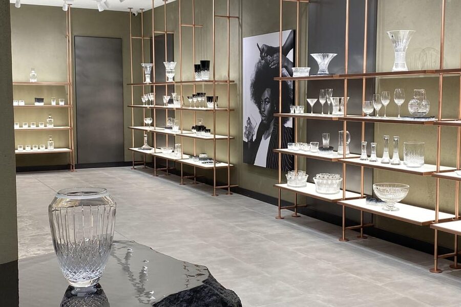 Waterford: House of Waterford Factory Tour - The blowing room: from glowing material to elegant form