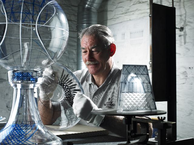 Waterford: House of Waterford Factory Tour - Sculpting and engraving: the final precision work