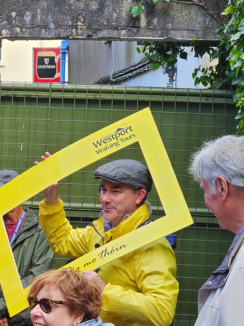 Westport: Fun-filled walking tour of a beautiful town - Flower-lined streets and local shopfronts